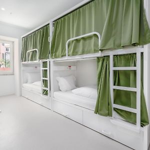 Dormitory Room Mixed